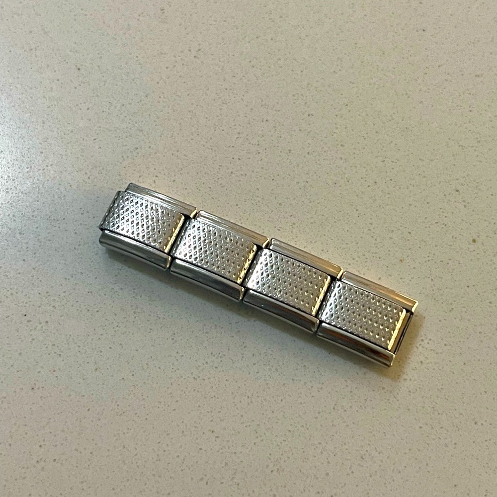 NWOT Zoppini links 4 with engine turned pattern